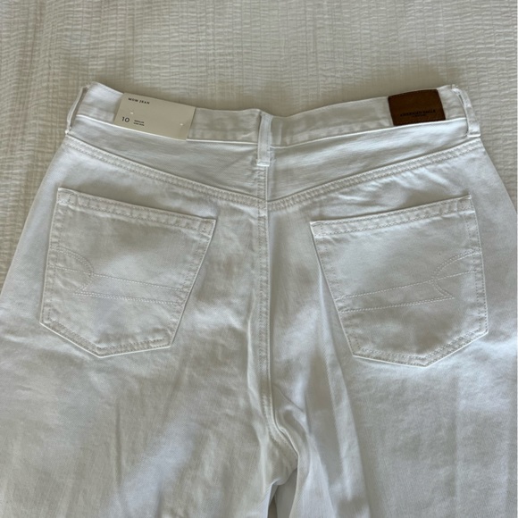 Mom Jean with Eyelet Detail - Picture 8 of 13